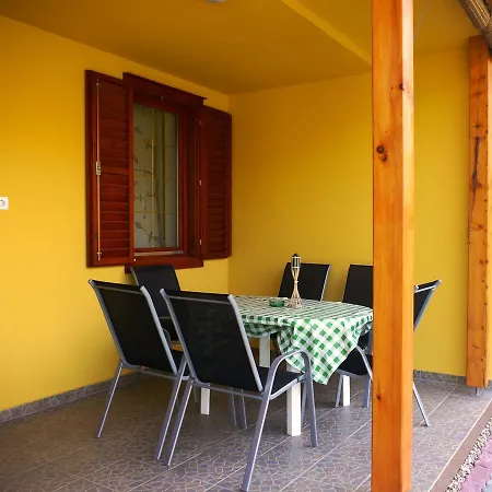 Guest house Doeroecske Vendeghaz